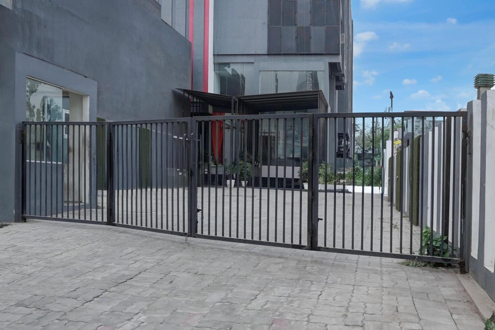 Super Townhouse Gomti Nagar Matiyari Hotel Chinhat Luaran gambar